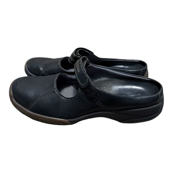 Clarks Mary Jane shoes women’s size 7.5 black leather slip on Velcro straps - Picture 1 of 10